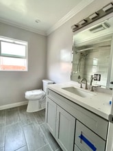 15535 Saranac Dr in Whittier, CA - Foto de edificio - Building Photo