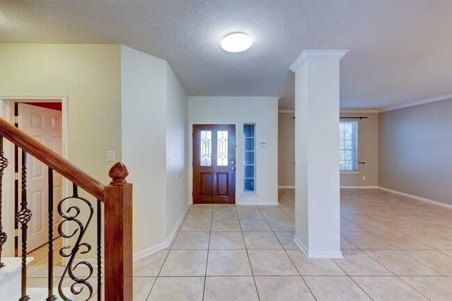 property at 2610 Ledgebrook Ln