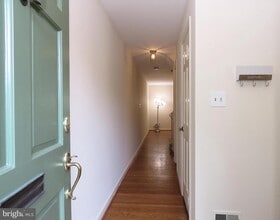 9226 Bailey Ln in Fairfax, VA - Building Photo - Building Photo