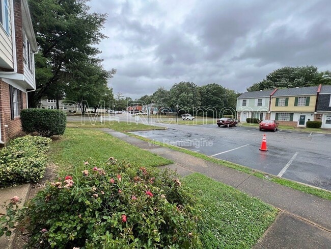 404 Roxana Rd in Highland Springs, VA - Building Photo - Building Photo