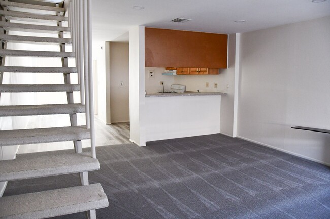 property at 733 S Fondren St