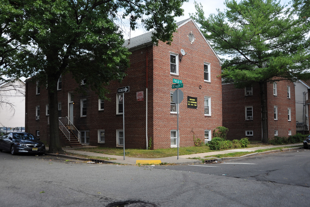 49-51 Field Pl in Newark, NJ - Foto de edificio