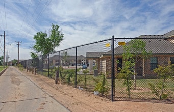 Estrada South II in Lubbock, TX - Foto de edificio - Building Photo