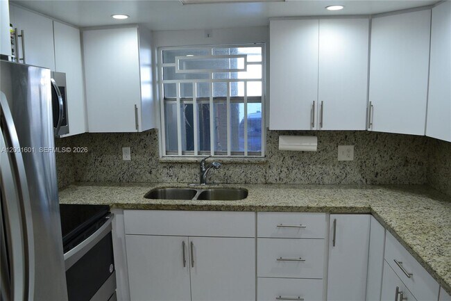 220 NW 87th Ave in Miami, FL - Building Photo - Building Photo