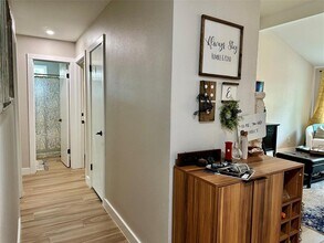 2715 Alderwood Dr in Austin, TX - Building Photo - Building Photo