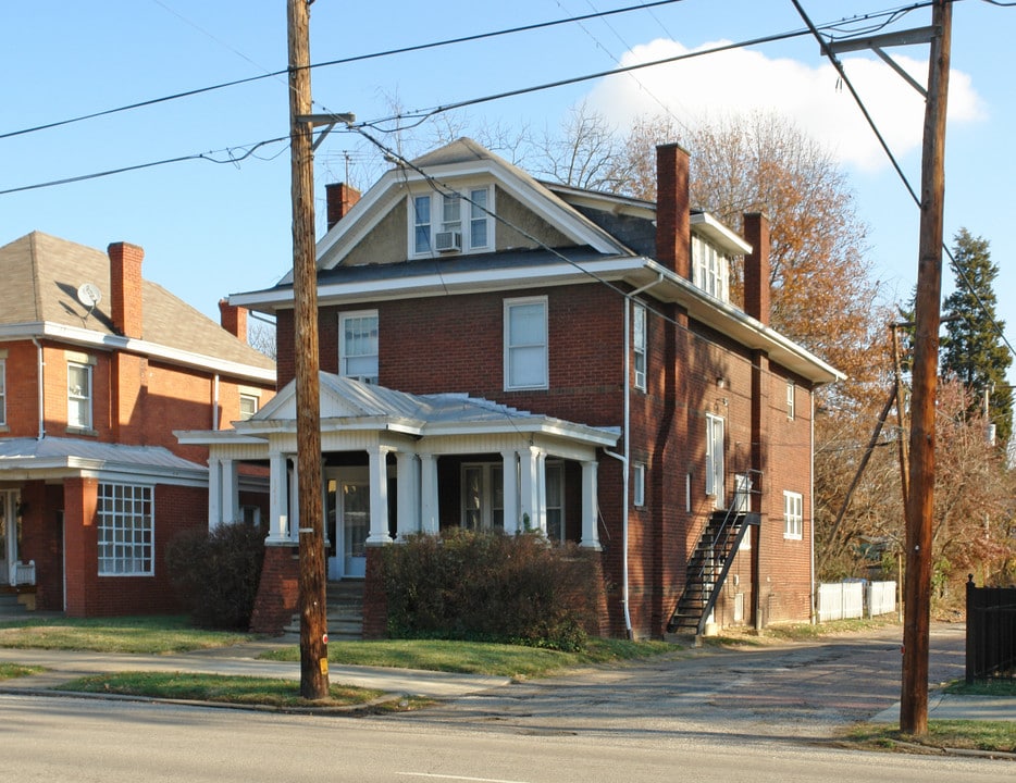 1214 8th St in Huntington, WV - Building Photo