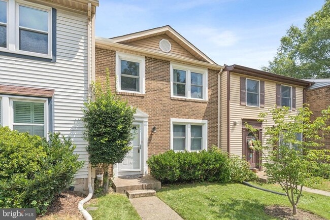 6804 Hutchison St in Falls Church, VA - Building Photo - Building Photo