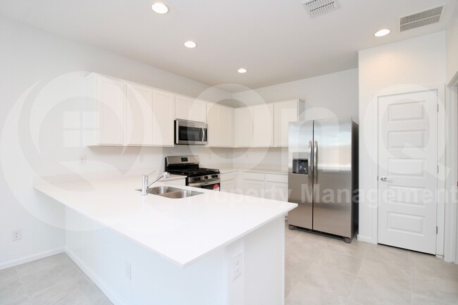 5928 S 25th Dr in Phoenix, AZ - Building Photo - Building Photo
