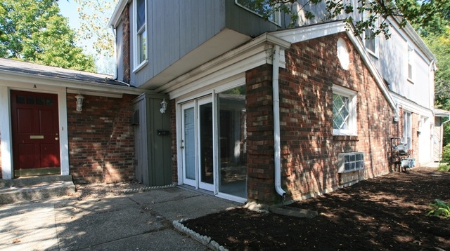 2851 Hikes Ln in Louisville, KY - Building Photo