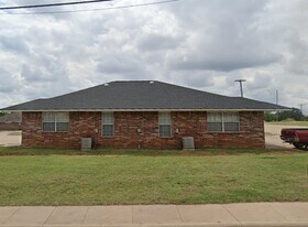 Wellsprings Studio Presidential Estates in Stillwater, OK - Building Photo