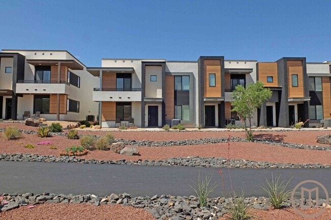 3326 E Elkhorn Ln in Washington, UT - Building Photo - Building Photo