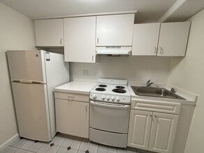 1247 Beacon St, Unit 1223-114 in Brookline, MA - Building Photo - Building Photo