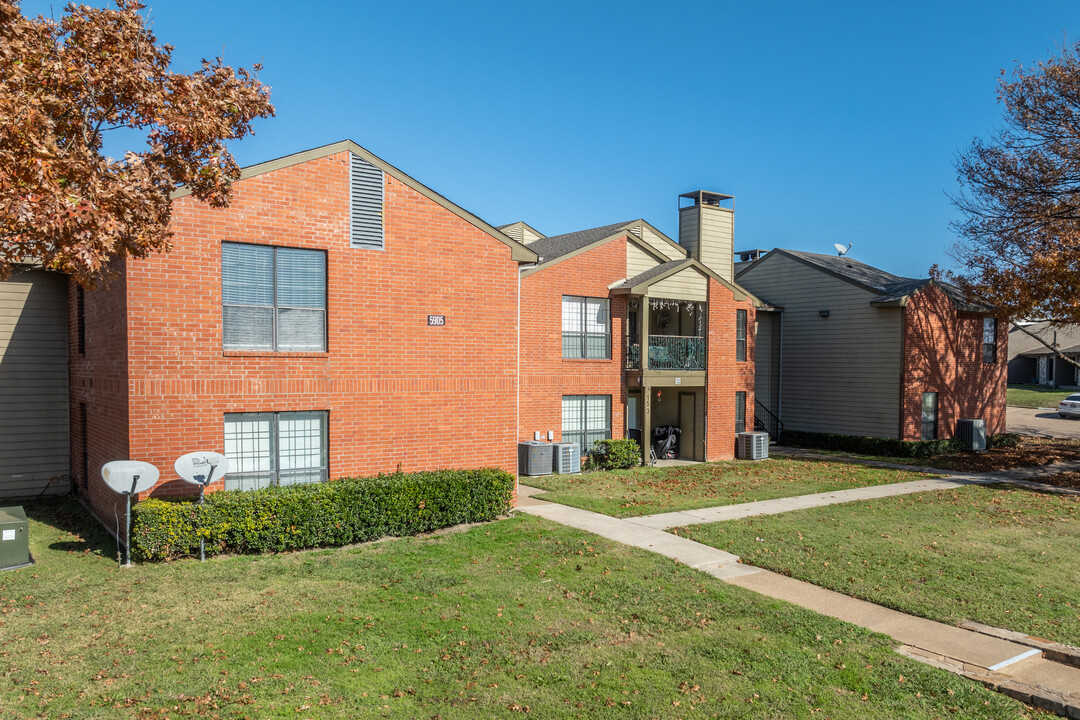 Westwind Condominiums in Garland, TX - Building Photo