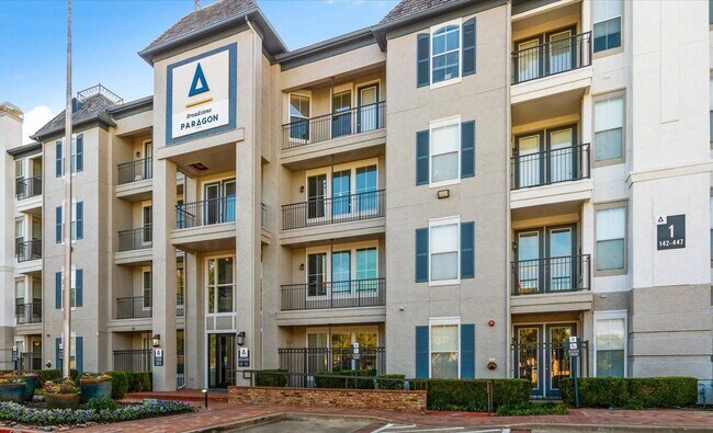 Broadstone Paragon in Dallas, TX - Building Photo - Building Photo