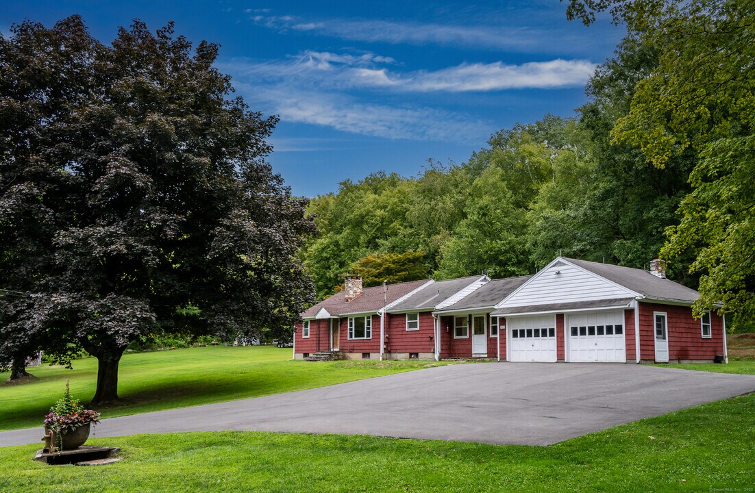52B Fuller Mountain Rd in Kent, CT - Building Photo