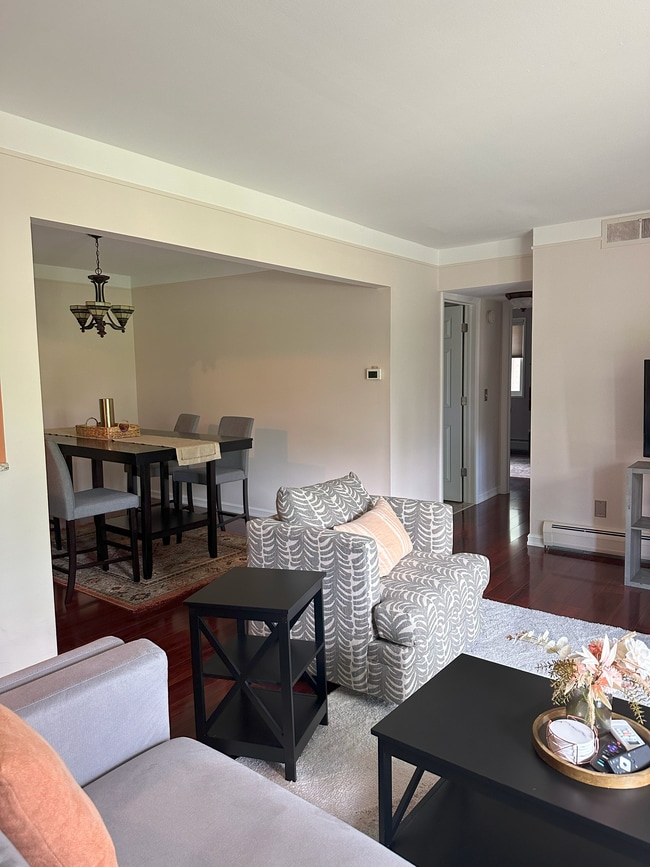 1217 Island Dr, Unit 202 in Ann Arbor, MI - Building Photo - Building Photo