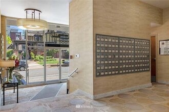 1221 Minor Ave, Unit Sutton 602 in Seattle, WA - Foto de edificio - Building Photo