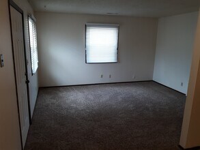 1010-1012 Delaware Ave in Ames, IA - Building Photo - Building Photo