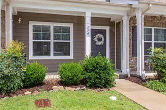 774 Bradburn Village Way in Nashville, TN - Building Photo - Building Photo