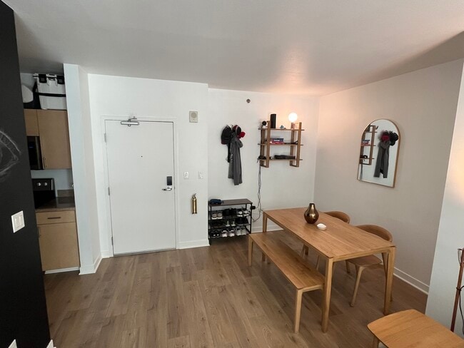 property at 425 W Beech St