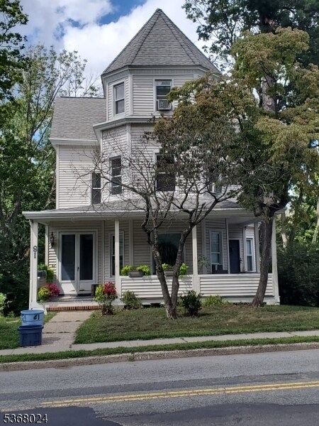 81 Western Ave in Morristown, NJ - Building Photo