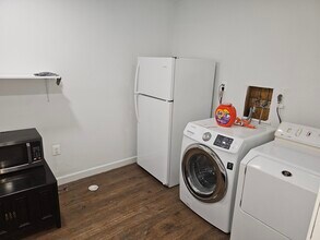 4606 Charlton Ct in Woodbridge, VA - Foto de edificio - Building Photo