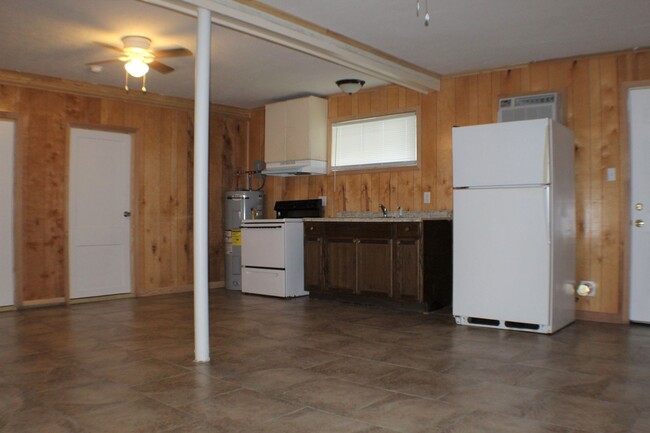 220 W Thomas St in Sulphur, LA - Building Photo - Building Photo