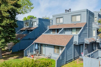 Queen's Park Townhomes in Calgary, AB - Building Photo - Building Photo