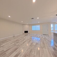 2720 Otter Creek Ct in Las Vegas, NV - Building Photo - Building Photo