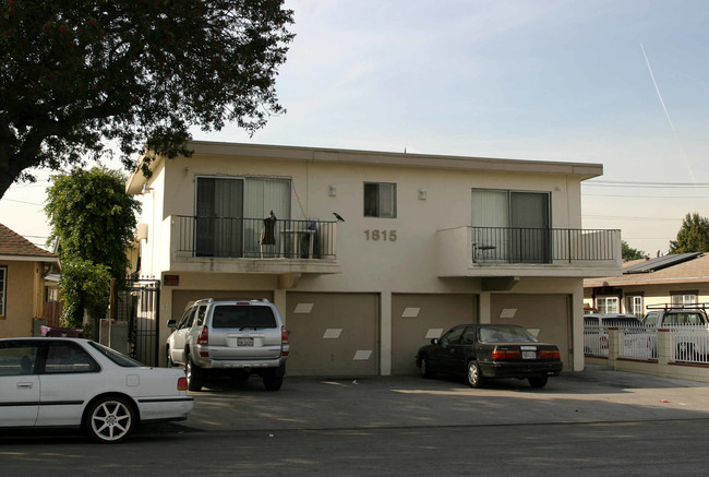 1815 Locust Ave in Long Beach, CA - Foto de edificio - Building Photo