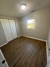 4825 New Glendale Rd in Elizabethtown, KY - Building Photo - Building Photo