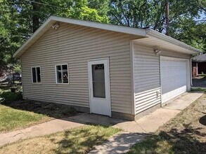 1124 8th Ave SE in St. Cloud, MN - Building Photo - Building Photo