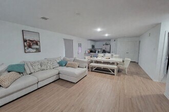 335 Riverwood Village Ln in Sealy, TX - Building Photo - Building Photo