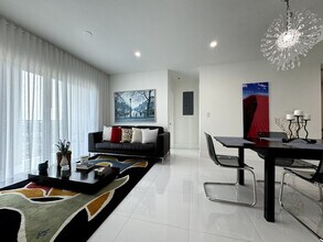 2280 SW 32nd Ave, Unit SI ID1056261P in Miami, FL - Foto de edificio - Building Photo