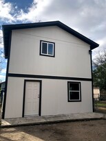 438 Pruitt Ave in San Antonio, TX - Building Photo