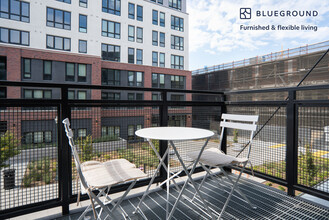 4310 Hubbard St, Unit FL2-ID1027 in Emeryville, CA - Building Photo - Building Photo