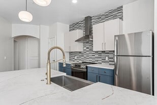 Belclaire in Dallas, TX - Building Photo