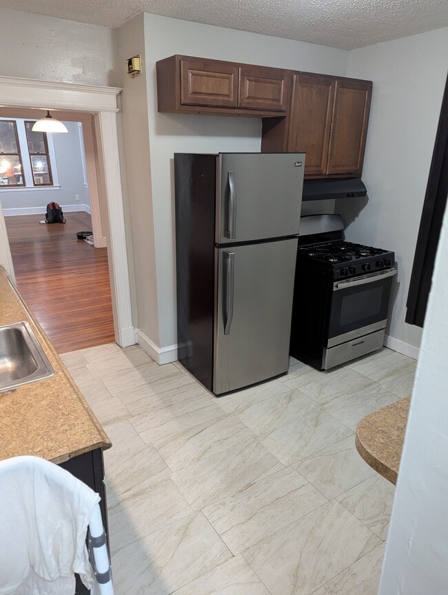 449 New Britain Ave in Hartford, CT - Building Photo - Building Photo