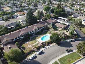 Redwood Apartments in Atwater, CA - Foto de edificio - Building Photo