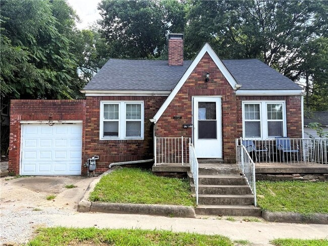 1537 W William St in Decatur, IL - Building Photo - Building Photo