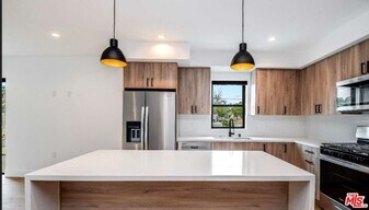 354 Newland St in Los Angeles, CA - Building Photo