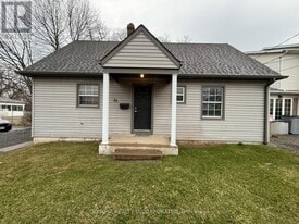 76 Martindale Rd in St Catharines, ON - Building Photo