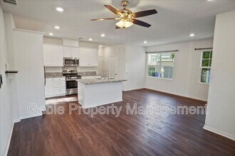 26429 Whisper Mill Cir in Santa Clarita, CA - Building Photo - Building Photo