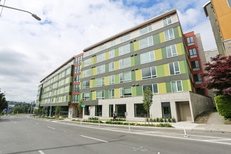 Augusta Apartments in Seattle, WA - Foto de edificio - Building Photo