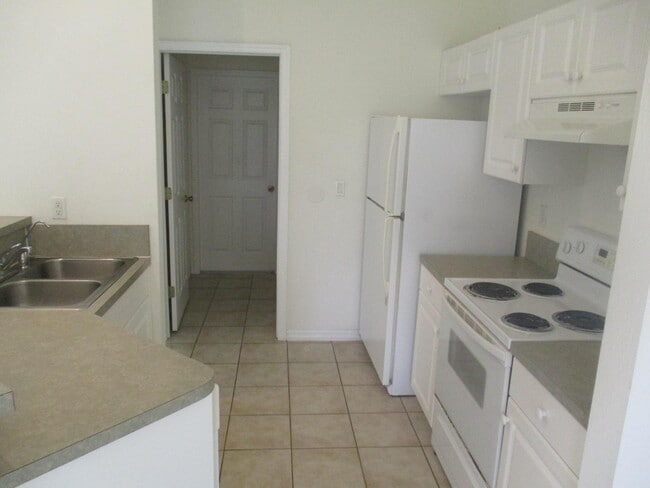 1426 NW 12th St, Unit 2 in Cape Coral, FL - Building Photo - Building Photo