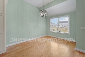 14866 Lake Winds Dr in Perrysburg, OH - Building Photo - Building Photo