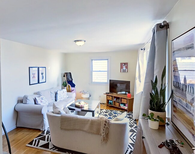 76 Dunboy St, Unit 2 in Boston, MA - Foto de edificio - Building Photo