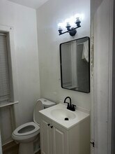 8017 S St Lawrence Ave in Chicago, IL - Building Photo - Building Photo