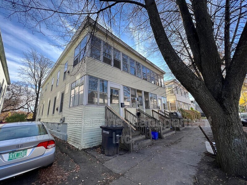 28-30-30 Conger Ave in Burlington, VT - Building Photo