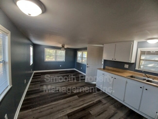 property at 191 E Oakfield Rd